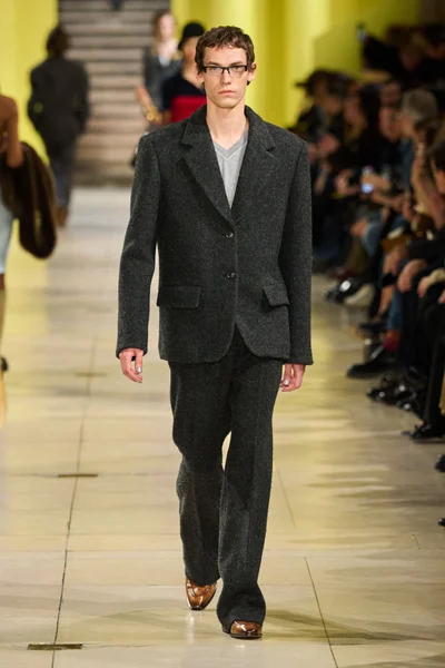 Look 9